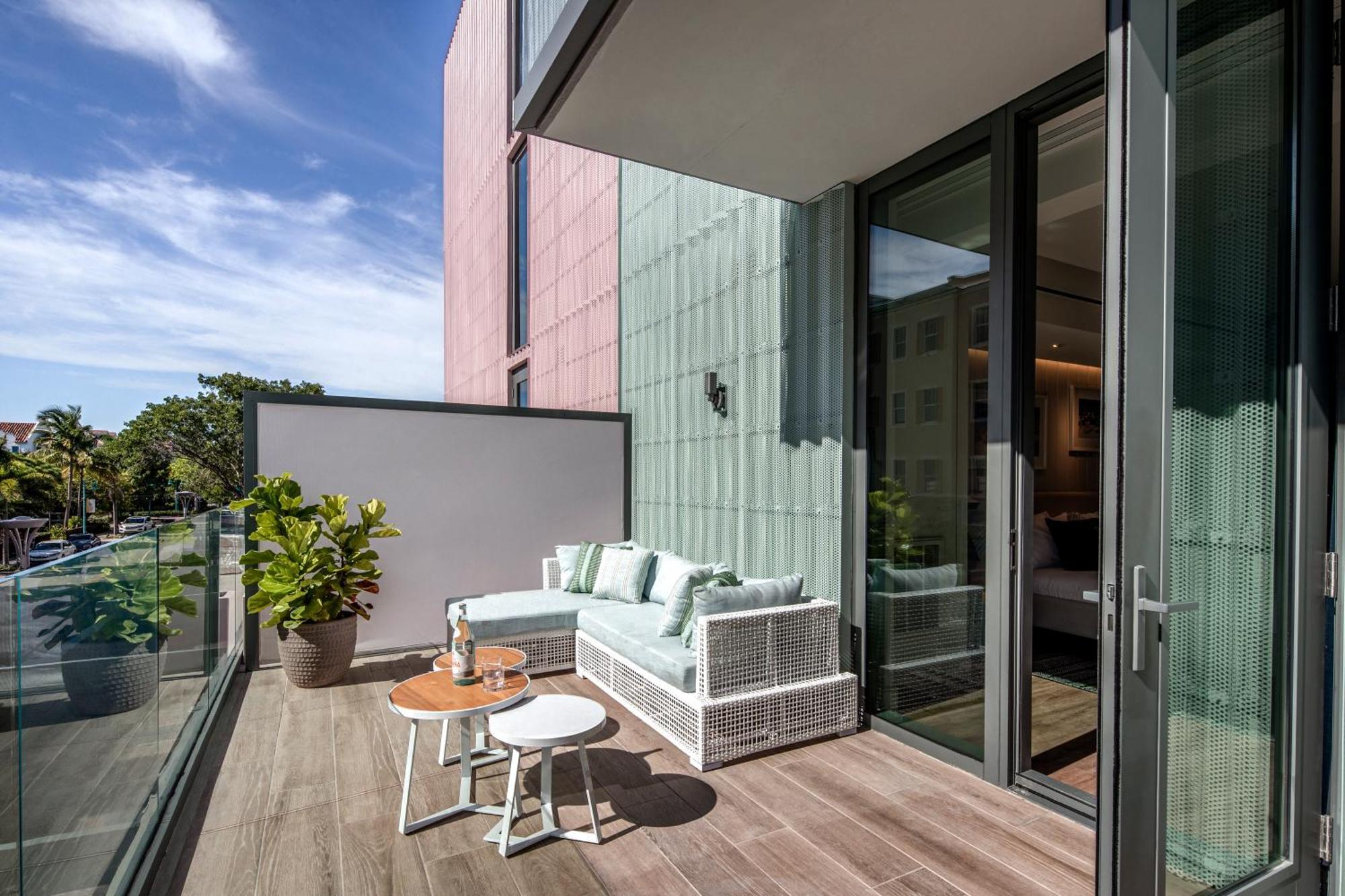 The Ray Delray Beach, Curio Collection By Hilton Hotel